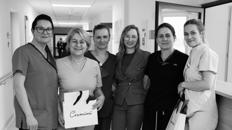 Marta z pracownicami szpitala